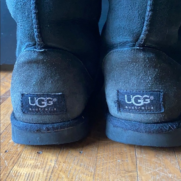 Black classic tall ugg boot - size 8 - Picture 10 of 13